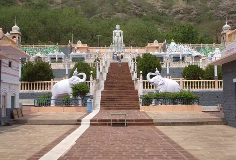 Kumbhoj Jain Temple, Maharashtra