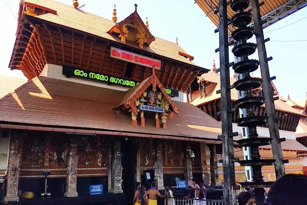 Guruvayur Sri Krishna Temple, Kerala